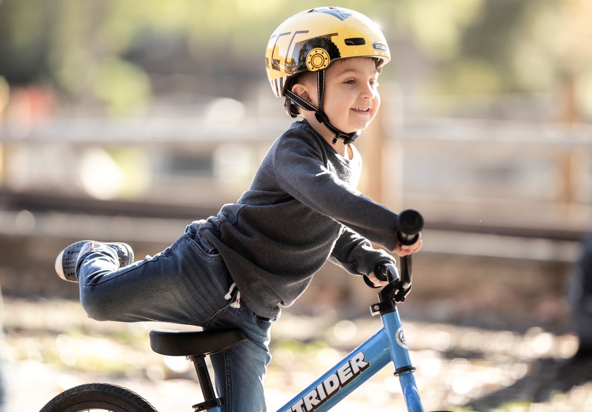 Biciclop's tweet photo. Așa ar trebui întâmpinate zilele de luni: cu veselie! Vă urăm o săptămână productivă! 🚲

#NutcaseHelmets #HappyMonday #HappyKid https://t.co/wFx9WpMHct