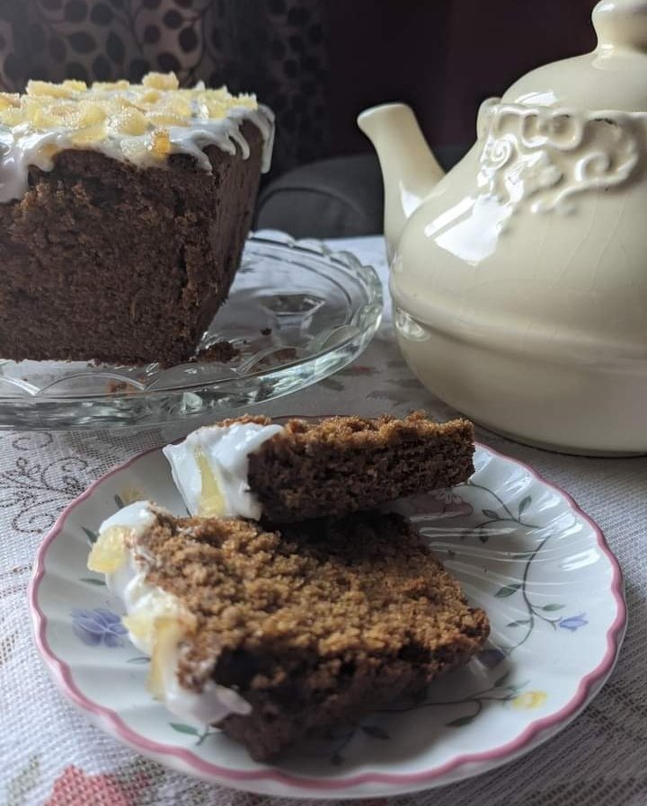 We will be at #Sennen Market on Tuesday morning from 10 - 1 behind the school in the community centre. We have this retro ginger cake, chocolate cake, chai tea cake, biscuits and cupcakes. Come along and get some plant based treats.
#veganism #veganfood #VeganCommunity #Cornwall