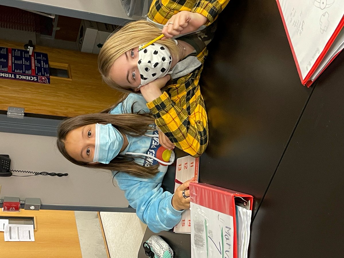 AVIDJeffMS's tweet photo. Giving our planners a little bit of love and attention in AVID 7 today! @jmscyclones https://t.co/pMGPq0wA1I