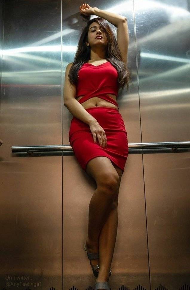 AnyFeelings1's tweet photo. sexy isn't a shape, it's an attitude. https://t.co/s81ucJNrkR