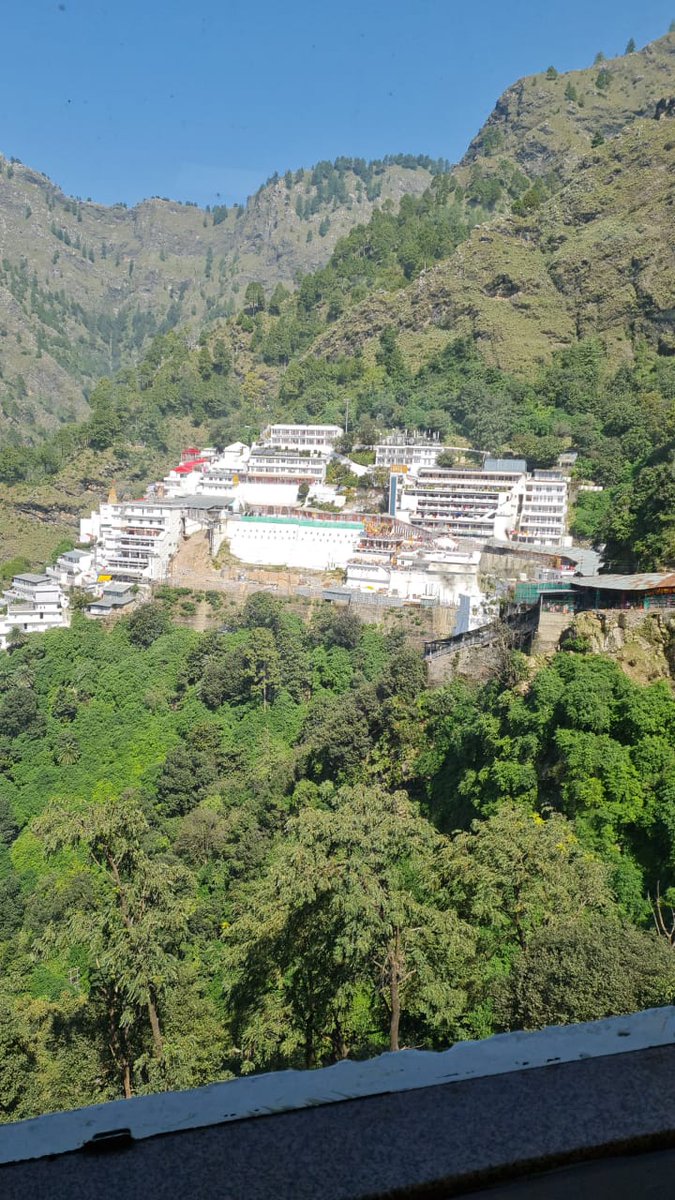iashokchandak's tweet photo. या देवी सर्वभूतेषु शक्ति-रूपेण संस्थिता। नमस्तस्यै नमस्तस्यै नमस्तस्यै नमो नमः॥ वैष्णो देवी माता जी के मंदिर पहुंचकर माता रानी के दर्शन किये एवं आशीर्वाद प्राप्त किया। #JaiMataDi #vaishnodevimata #Ashokchandak #Sriganganagar
@SachinPilot @ashokgehlot51 @INCIndia https://t.co/Aat6NBmkUt