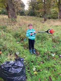 Royal_High_Sch's tweet photo. Yesterday was National litter pick up day and here is one of our lovely locals in The Royal High School to pick up some litter. He comes to the school on a Saturday for swimming and a Sunday for rugby so he thought he would come and help out! What a star! https://t.co/ridxg7Iqxd