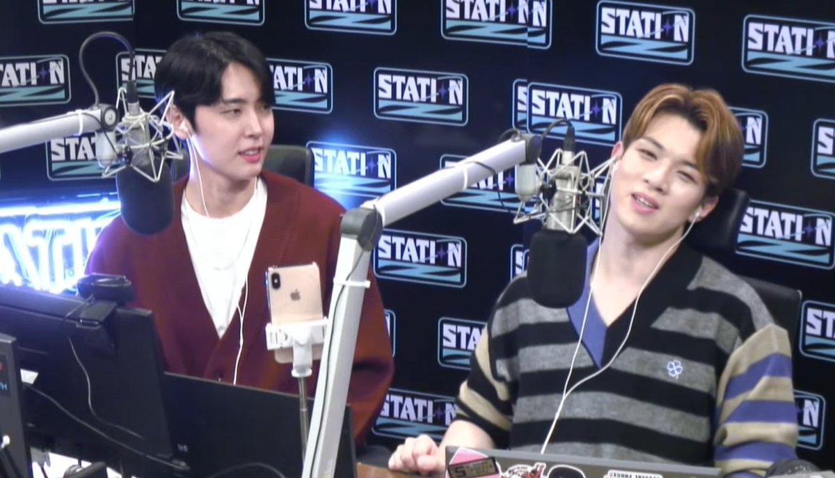 sepgoose's tweet photo. HS' tmi: i'll be going to The Show in a while..
JY's tmi: i ate protein bar before the galguksu... the protein bar that has 20g protein, i ate it deliciously
(Seunggu's jealous face)
@SF9official @NFlyingofficial #NF9 https://t.co/XfqF7RpAoq