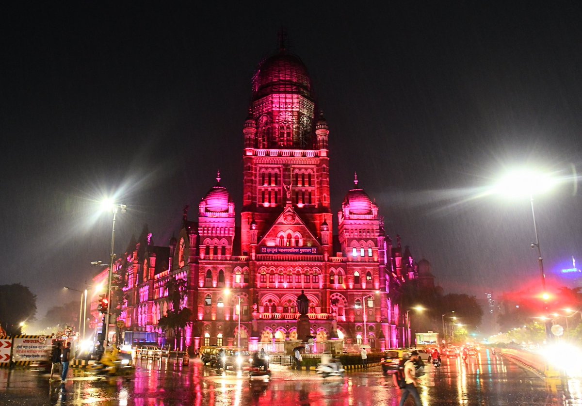 mybmc's tweet photo. आंतरराष्ट्रीय बालिका दिवस निमित्ताने बृहन्मुंबई महानगरपालिका मुख्यालयाची इमारत आज गुलाबी विद्युत झोतात उजळली आहे.

सन २०११ पासून दरवर्षी ११ ऑक्टोबर रोजी संयुक्त राष्ट्रसंघाने आंतरराष्ट्रीय बालिका दिवस साजरा करण्यास सुरुवात केली आहे.

#आंतरराष्ट्रीय_बालिका_दिवस 

१/३ https://t.co/hDBdjcpUxB