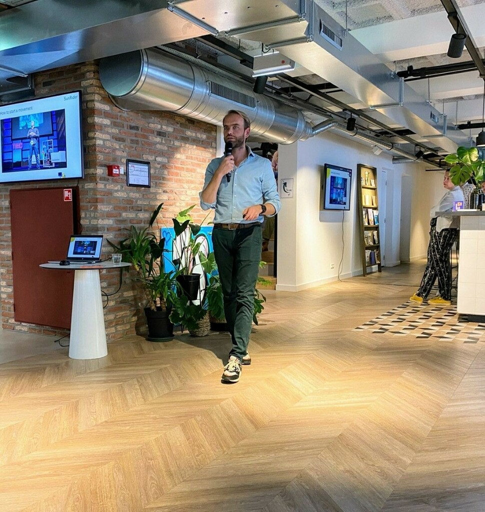 We love to share our energy! ⠀
⠀
Last week we were invited by our neighbors Hospitality Group to share the journey of our SunRider ☀️🚴🏽 Our co-founder Chris van Houdt told about how we started, where we are now and our ambitions for the future.⠀
⠀
#hospitality #energy #s…