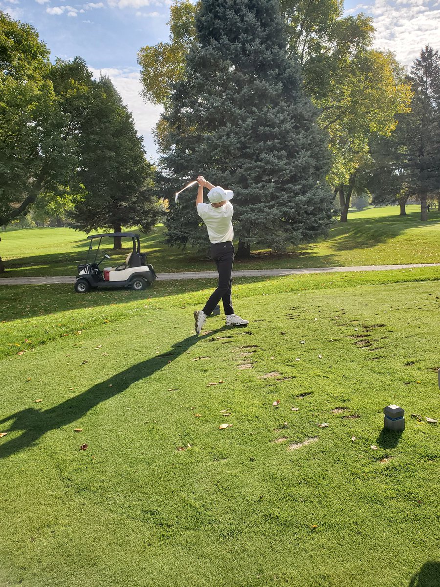 The <a href="/MsideMustangs/">Morningside Mustangs 🐴</a> 2nd Five is up at Spencer CC playing in the Northwest Iowa Collegiate Showcase today and tomorrow. Good to see these guys in some action! Here is Freshman Mason Burger on the 13th tee. Follow along at GGID: 21NWICS #RollStangs