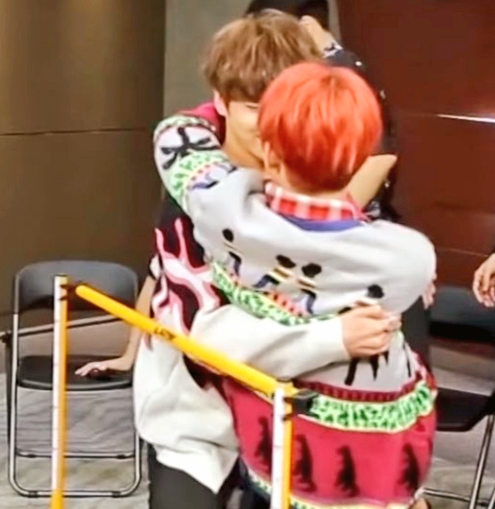 taekookdiarys's tweet photo. Tks 😖 https://t.co/YvK07zuFPV