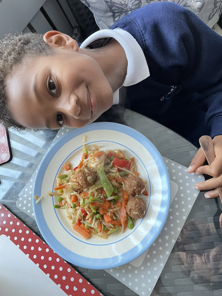 PhillippaRobin1's tweet photo. @mrs Perryman James made stir fry and meatballs yummy james 2EP https://t.co/6qeGlyh4Ip