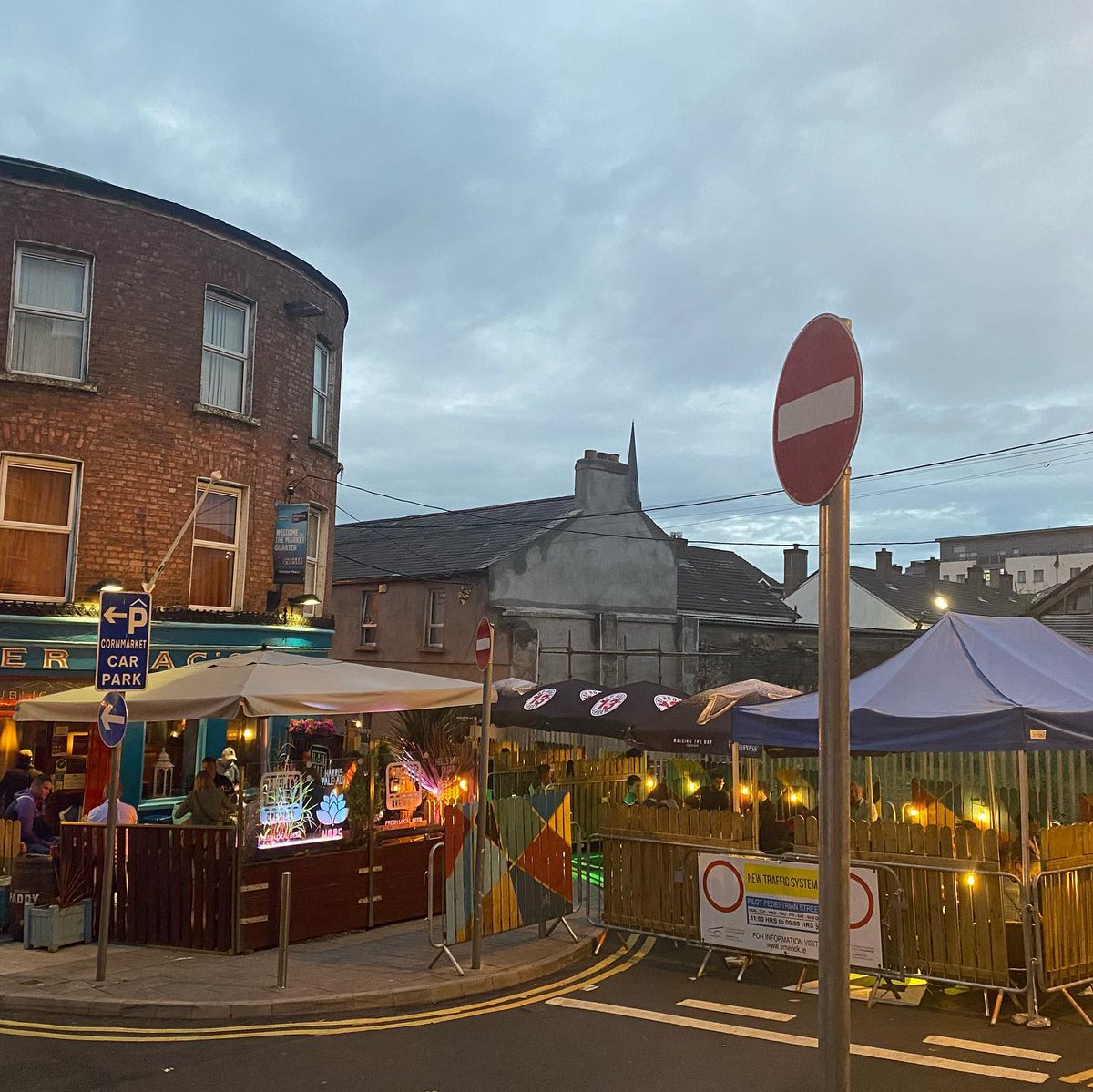 DanielButlerFG's tweet photo. Delighted to confirm that the laneway closures we had over the summer will be extended until May 1st 2022 including: Theatre Lane, Back Lane, Market Alley Lane, Glentworth Mews, Post Office Lane &amp; the Lane off Shannon Street.

Well done to businesses in making a success of them! https://t.co/3CVP7iWK2F