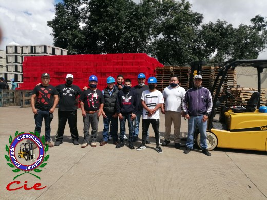 CIECapacitacion's tweet photo. 10 / octubre /2021  #Curso de #capacitación Operación segura de #Montacargas de Contrapeso. 
Empresa: Empacadora de #aguacate Mission de México 
 Planta: #Uruapan #Michoacán 
#CapacitaciónCIE #STPS https://t.co/QGIQRhjRHA