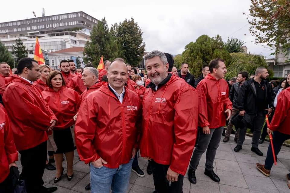 Не смееме да чекаме судбината да ни биде иднина!Мораме храбро да продолжиме со уште поголем ентузијазам да создадаме поквалитетен, послободен и побогат живот за следните генерации 🇲🇰
Револуционерни се промените кои СДСМ и ги донесе на државата,за четири години прерипавме векови.