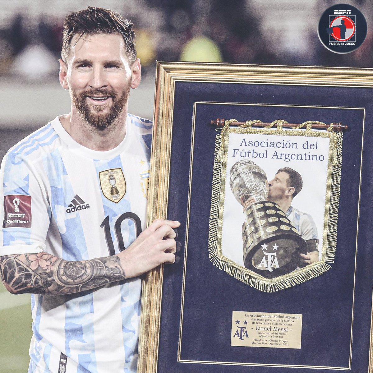 ESPN_FDJ's tweet photo. ❌ Ni Ronaldo
❌ Ni Pelé 
❌ Ni Rivaldo
❌ Ni Maradona
❌ Ni Batistuta
❌ Ni Suárez
❌Ni Forlán
❌Ni Neymar

🎖️Lionel Andrés Messi es el único jugador sudamericano de la historia con 80 goles a nivel selección. https://t.co/W60KVKJ0CG