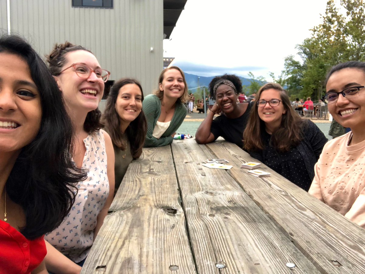 soy__meli's tweet photo. Week 6 of Year 4:
•writing w/ friend ☕️
•my 1st #Zouk dance lesson 😄
•dinner w/ friends x2 🍱
•loving #Tabata 💪🏽
•game night (after hours in the data room) 🎲
•cidery w/ friends 🍻
•hiking w/ friends ⛰
•social dancing x4 💃🏽
#DoctoraBound #phdlife #phdloading https://t.co/JbEpOPideh
