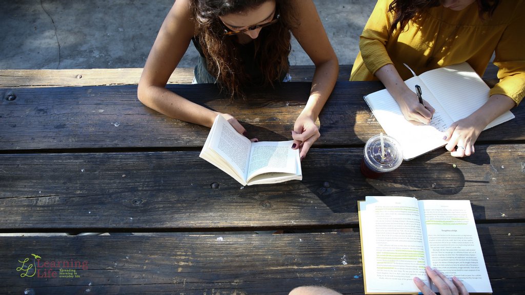 LetLearningLive's tweet photo. #LearningLifeIdeas: “If learning is a social phenomenon, #education cannot be limited to schools, #colleges, & #universities. It becomes a lifelong active #learning process that can occur anywhere, anytime, with anyone.” - Kate Davies. Learn more: https://t.co/h5ev1TviFC https://t.co/qEJzAy1raU