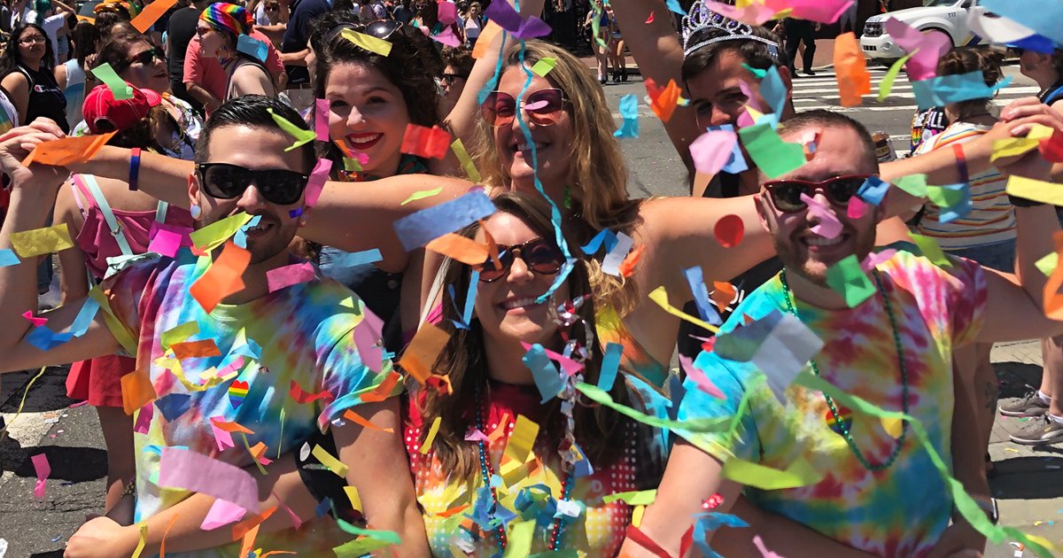 Aramark's tweet photo. #NationalComingOutDay reminds us that celebrating our differences makes us stronger. Today we celebrate all who have come out as LGBTQ+, especially our team members, friends, and family, and thank them for their bravery to live authentically. #AramarkPride #LGBTQHistoryMonth https://t.co/7na6yPq0Rf