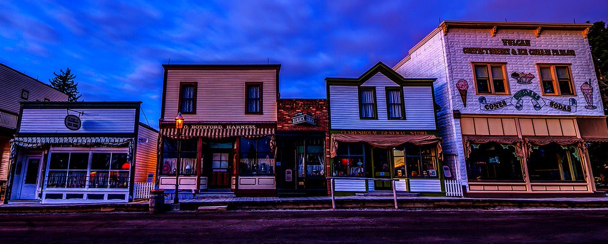 calgarytransit's tweet photo. Hey #CTRiders visit @HeritageParkYYC for a guided GHOST TOUR through the darkened streets of the Historical Village. Tours begin in the evenings at 7 &amp; 9PM, and the tours are operating until October 14th! Take a #MaxYellow bus to Heritage Park station! https://t.co/ywvyVhAlMR