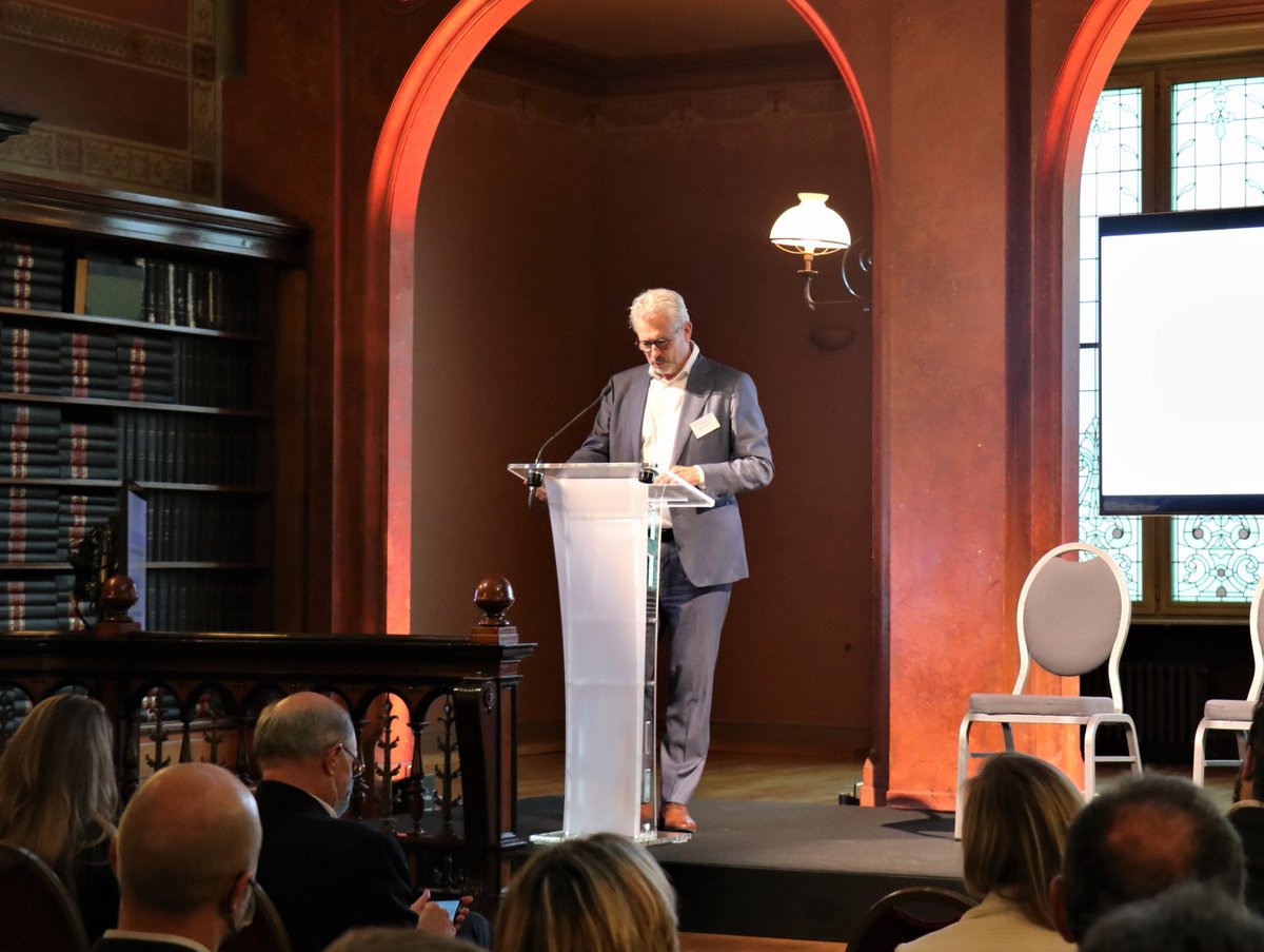 BernardClerfayt's tweet photo. 👥🖥️Vers une nouvelle gouvernance #informatique en #RBC plus transparente et intégrée. 

Objectif des #Rencontresdunumérique : mieux comprendre et identifier les défis en matière de #transitionnumérique. 

👏Merci à Anna Piperal et @babgi pour ces interventions très inspirantes! https://t.co/rY5kk6S2HE