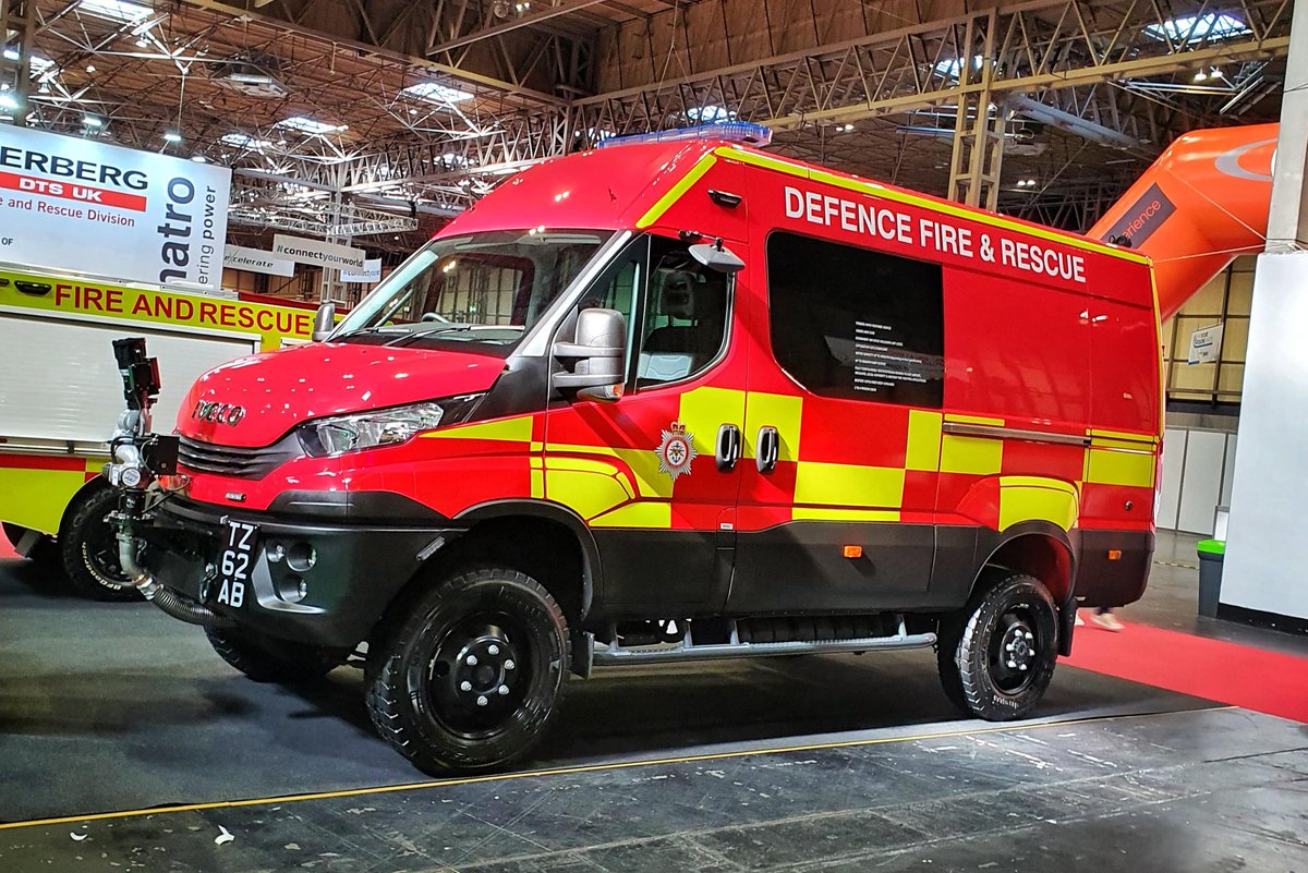 IVECOUK's tweet image. From 3.5-7.2t, Daily comes in so many shapes/sizes, so celebrate variety as we've got your #dailyDaily fix for October.
@propickup4x4 spotted this incredible 70S18HA8V WX 4X4 Off-Road MOD fire tender at @emergencyukshow with front-mounted pump &amp;amp; 8-speed HI-MATIC auto gearbox😮