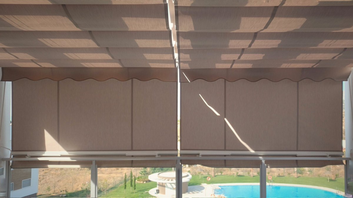 Trabajos @luzycolormalaga. Terraza cerrada con toldos de palillería y toldos estor.
#málaga #costadelsol #andalucia #toldos #awning #awnings  #toldo #proteccionsolar #sunprotection #sunblock #hogar #decoracion #deco #sol #sun #calor #diseño #design #decorhome  #autumn  #terraza
