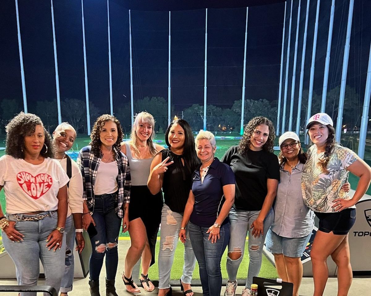 analove7's tweet photo. Had so much fun this weekend getting to know all this amazing T-Mobile Leaders at our Ladies Night Out 🥰 #CFLKnights #TopGulf #YouGoGirl #BeYou #WomenOnTheRise #Top100InAction #WeWontStop @ARod_013 @MRM8907 @OrlandoBeastDM @andrewroberts91 @megan_chong6 @AnnieG_FL @TracyNolan_ https://t.co/ecFEZyErmr