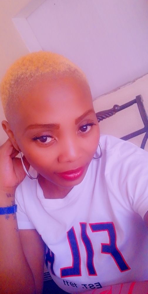 NubianQueen2088's tweet photo. Love my new Hair cut, needed to do this it's been a ruff year for me😔all Bad Energies are gone.
#startnewchapter https://t.co/JZPaVWNfSA