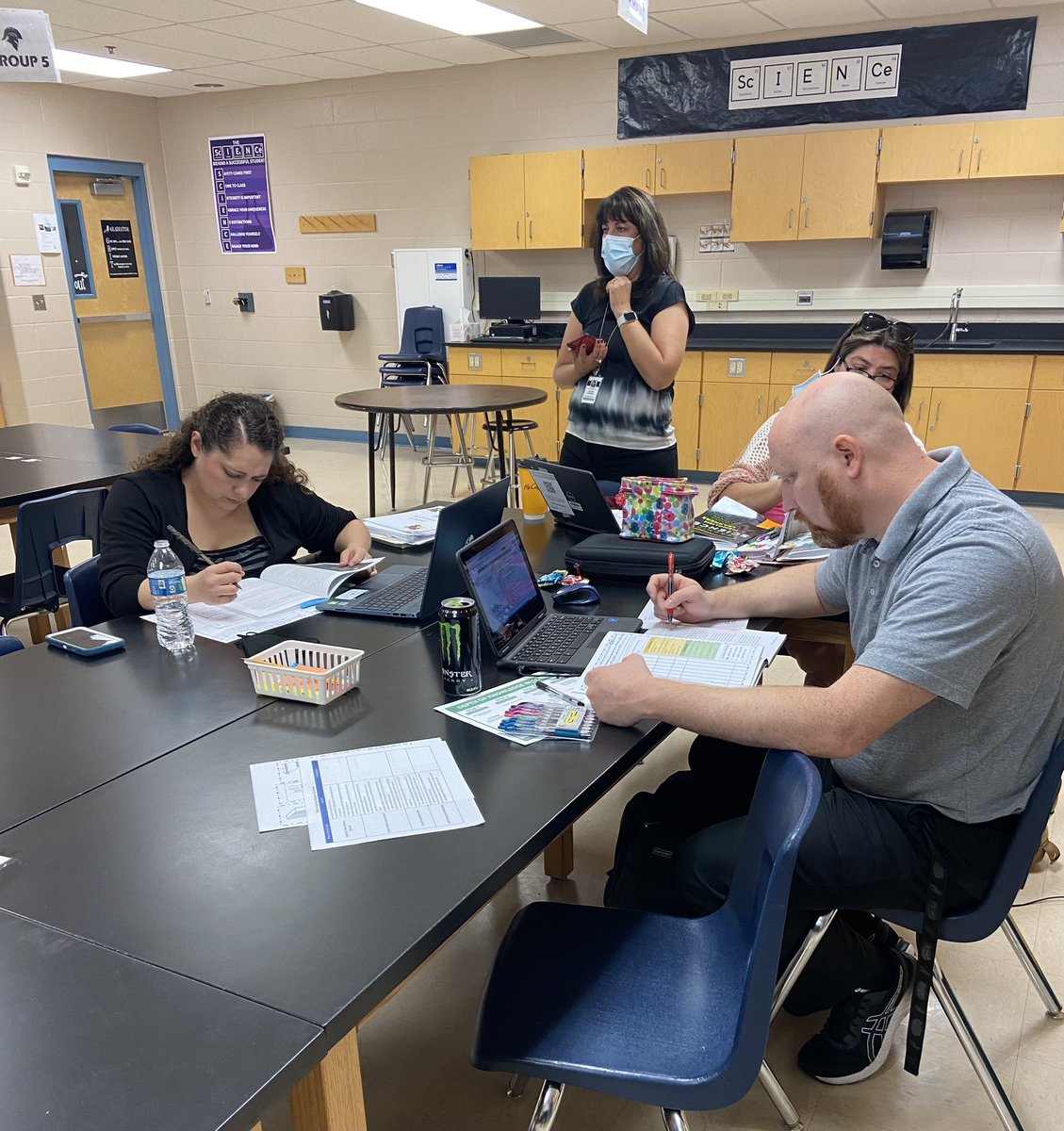 Hernandez_Teach's tweet photo. @NISDVale and @JordanNISD teachers planning clarifying and probing questions for the classroom. How do we show our learning? @NISDMSScience https://t.co/0EAUNpZy1i