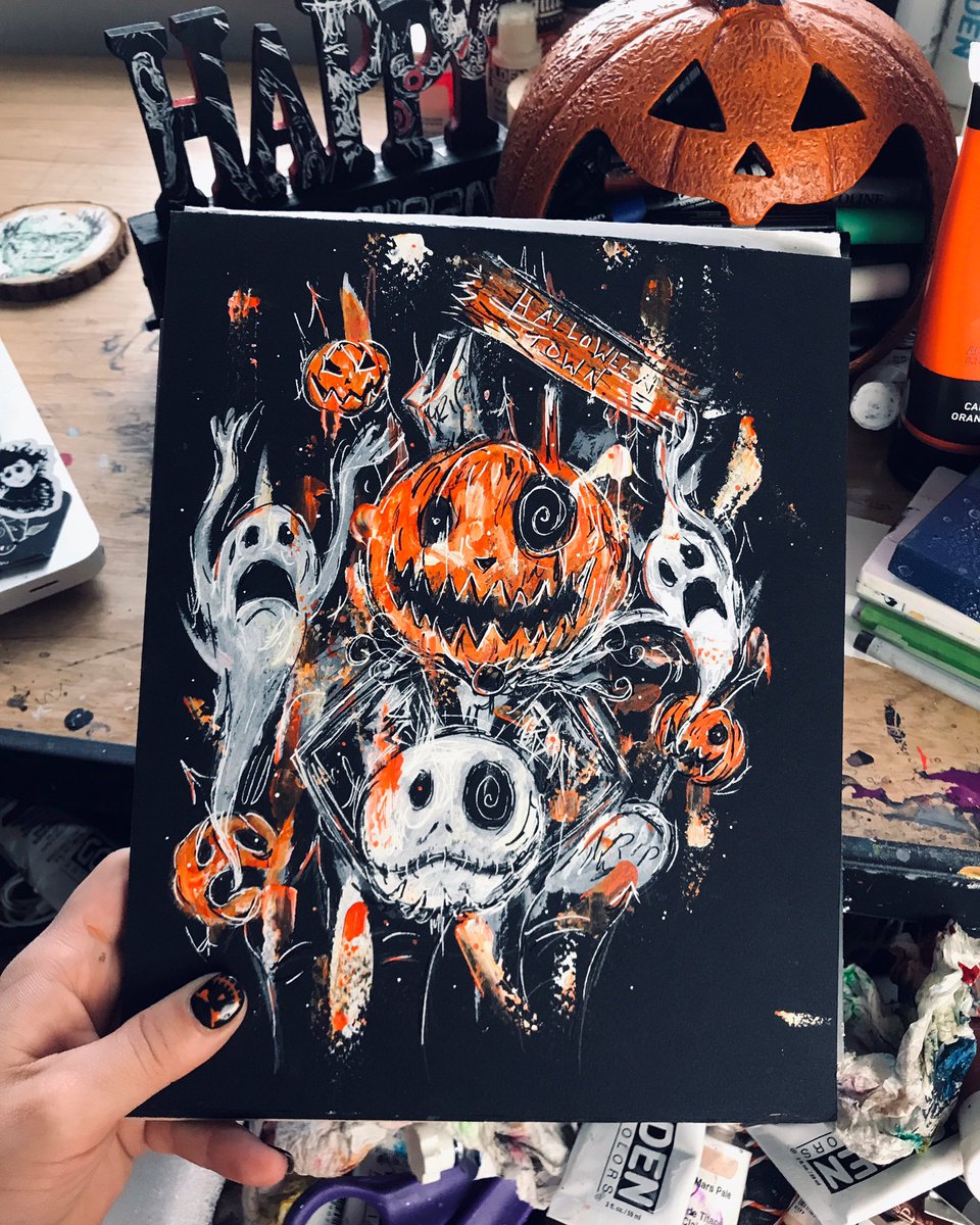 JennuhleeButch's tweet photo. Did some spooky sketch on black watercolor paper 🖤🎃#design #spooky #drawing https://t.co/2jjJxA2cAq