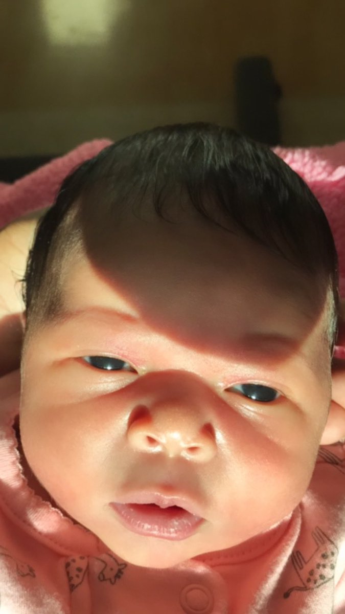 DreHefner_'s tweet image. Always knew I’d make a beautiful baby ❤️🌹 #girldad #almost2months #pandemicbaby #newborn