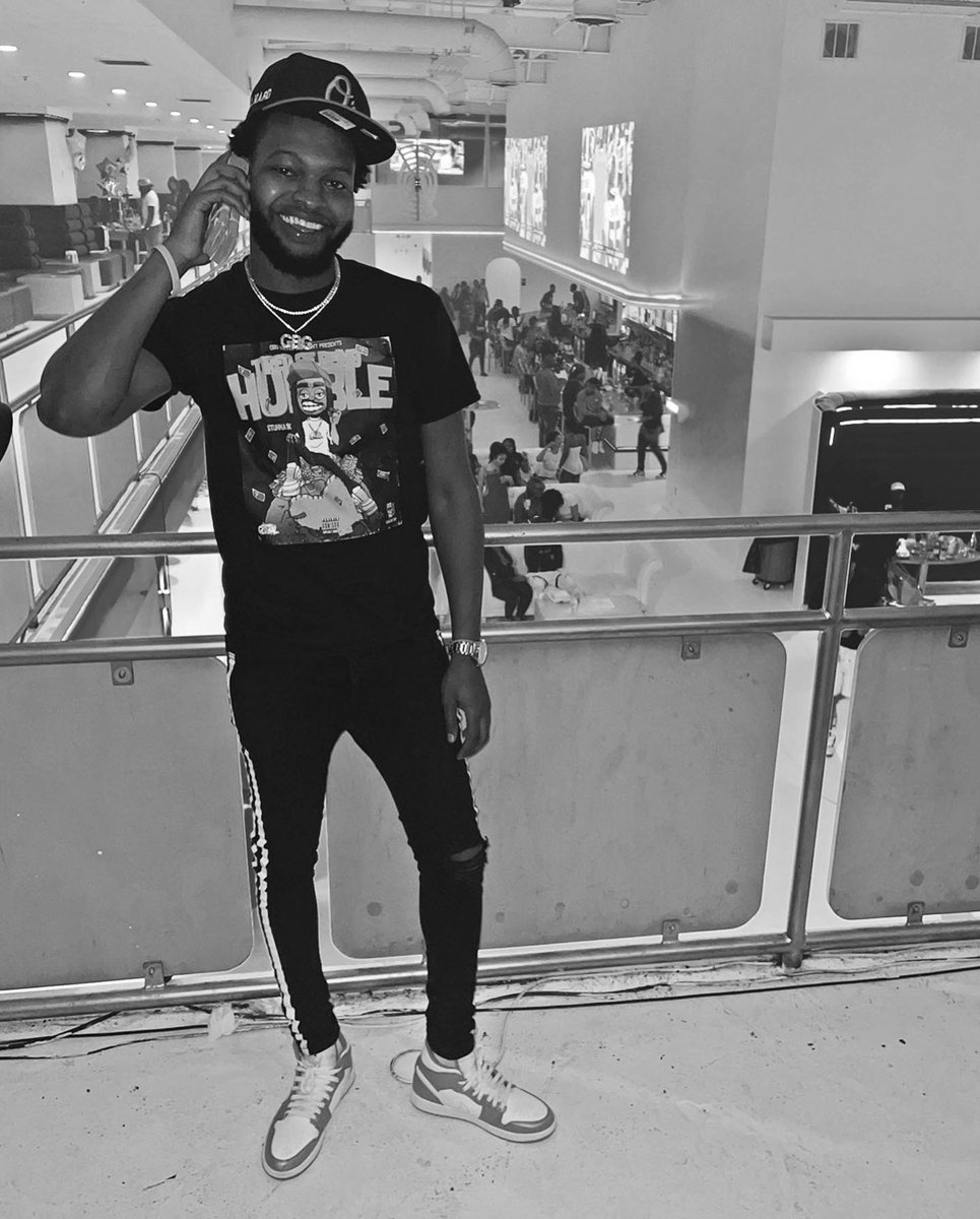 JuiceBillion_'s tweet photo. The Loyalty Gang CEO🤞🏾 . 1k - #TiredOfBeingHumble OUT NOW.. Long Live Nardy #LLNard Always Wit Me 💯❤️🌐 #GBG https://t.co/expMfqlsJg