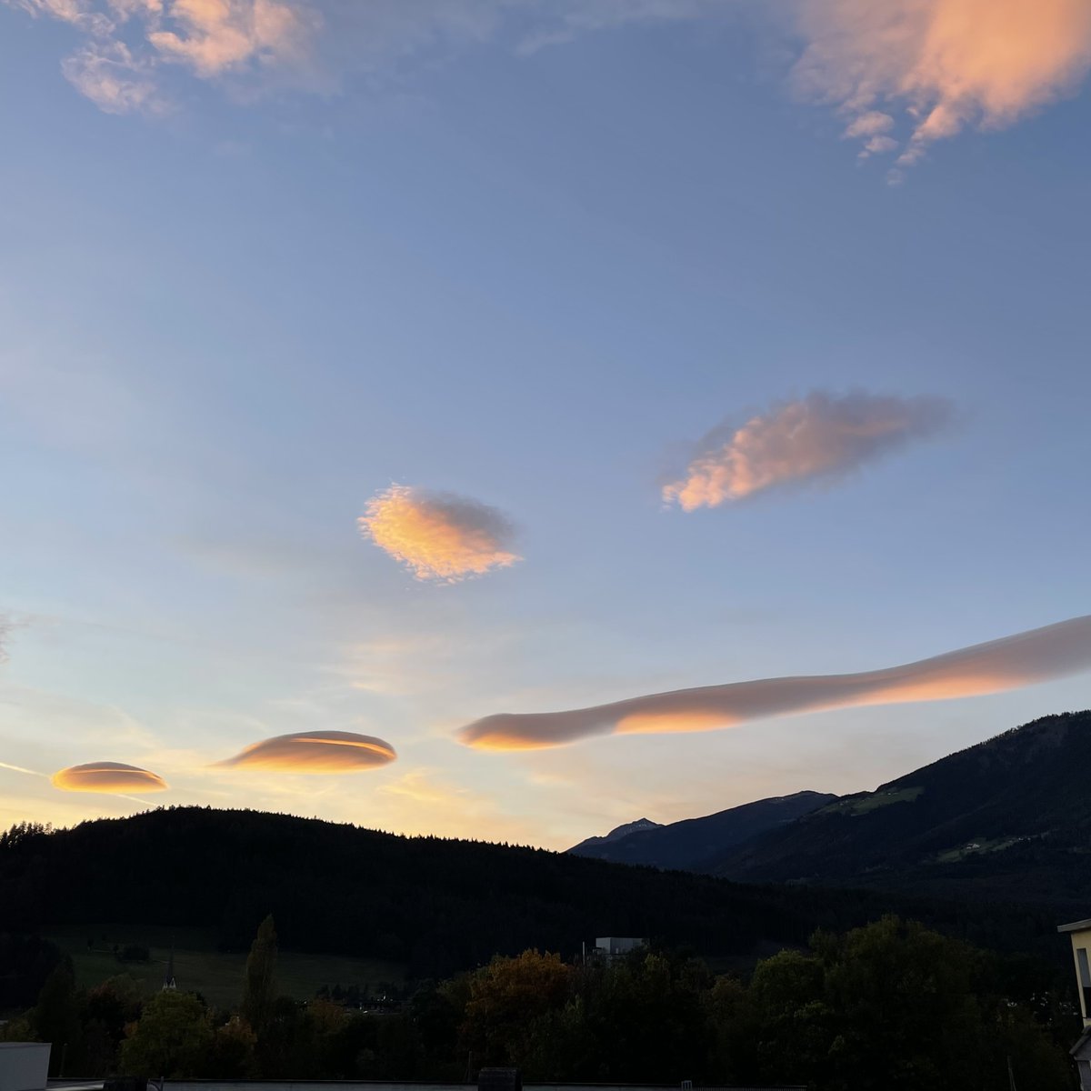 Föhnfische über #Bruneck 😍