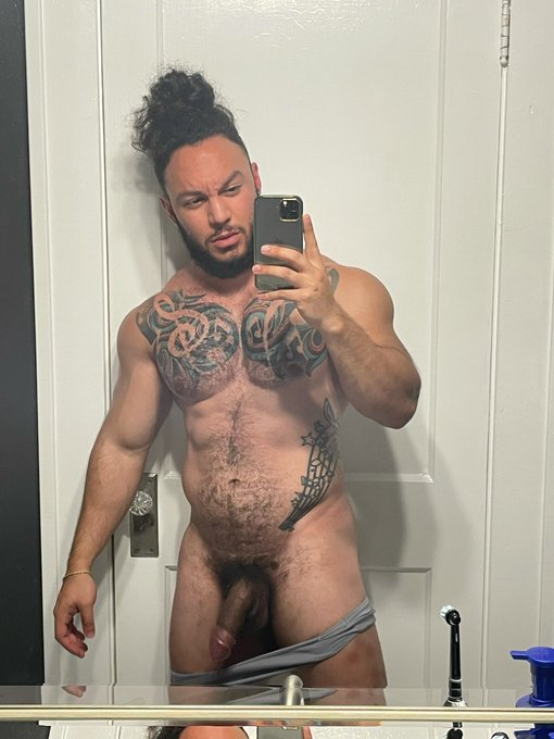 Shut the fuck up and put in your mouth! Morning to all my nasty MF 😈😝 https://t.co/UMIDzRiG8h