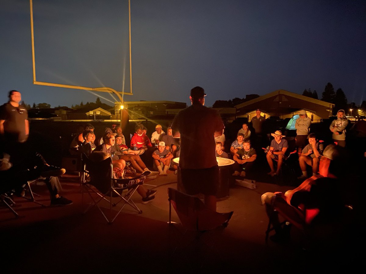 CoachRNillHC_LC's tweet photo. I love @lagunacreekfb. The pride for this program is unmeasurable. Keep grinding &amp; working hard Cardinals! Don’t forget what we talked about around this fire! #Team #WinOrLearn #CompeteWithCharacter #goodorGREAT @_adamgunning2 @makaioliu @jacobphang1 @titus_novak @isaachallbourg https://t.co/AIYz59Qr4E