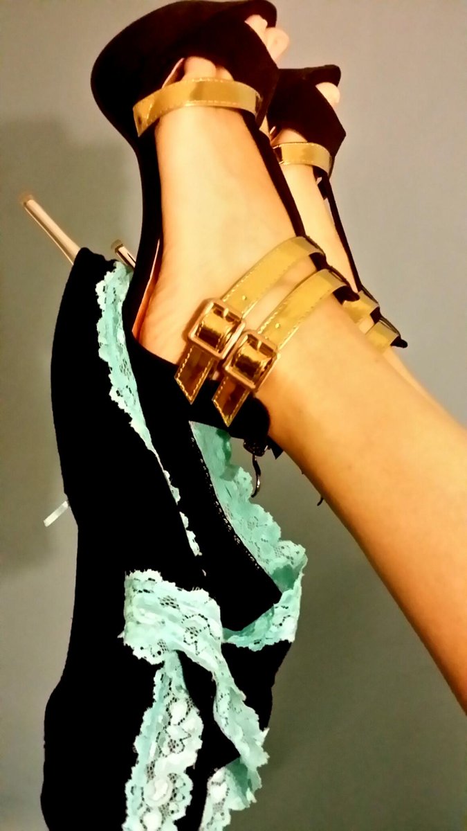 ShelleRivers's tweet image. Surrender PM

i don’t deserve to cum because the hornier i am, the more open i am to Domina’s suggestions, the more malleable i am to become the thing She wants me to be. i shouldn’t be allowed to cum because my purpose is to become what She wants me to be.