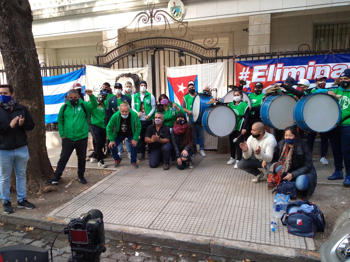 #Cuba🇨🇺 #Argentina🇦🇷 
En defensa de la dignidad de un pueblo heroico
#CubaSoberana🇨🇺