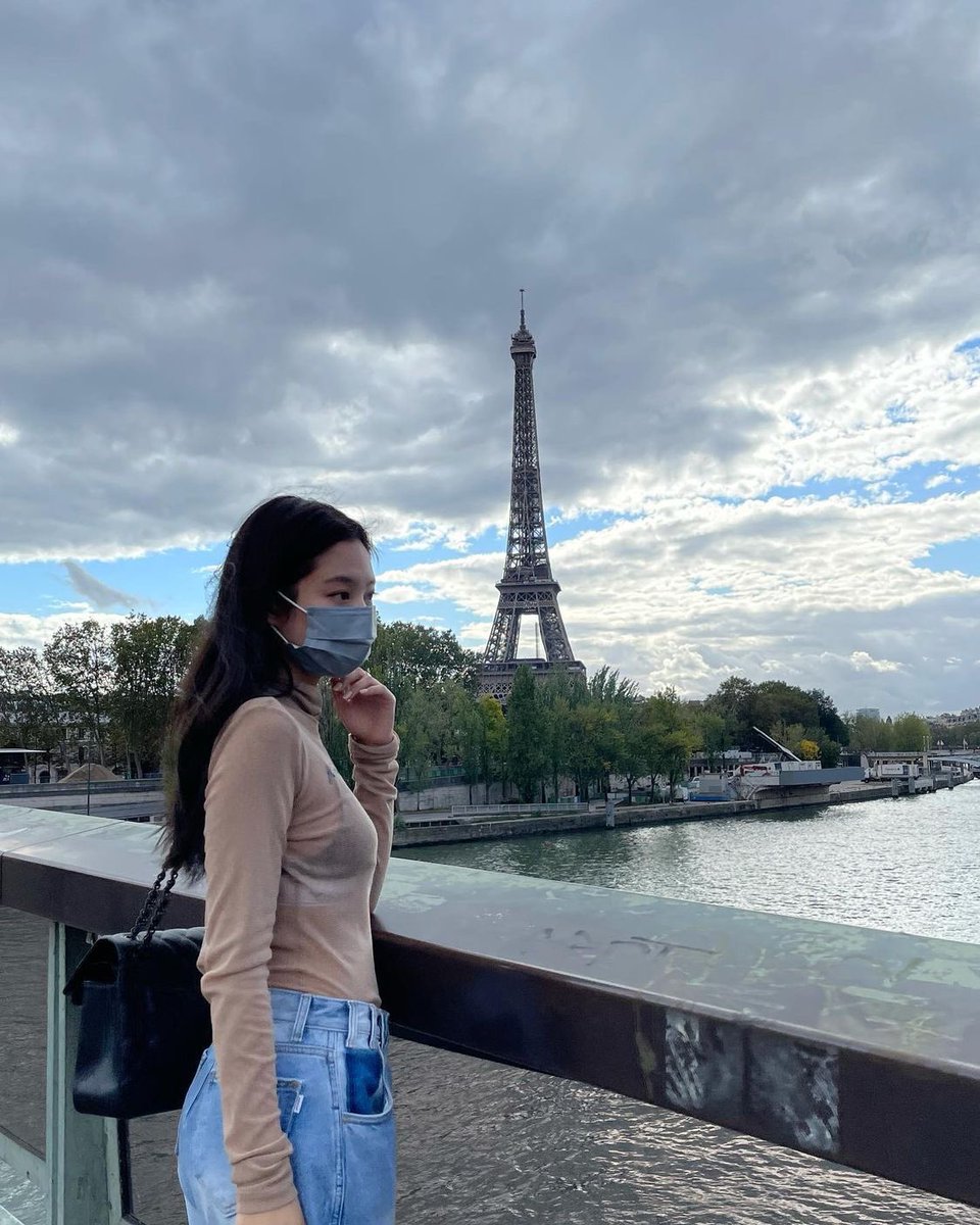 JennieLATAM's tweet photo. Jennie updated her Instagram Account

“Never leave Paris without some Eiffel tower moment✨”

블랙핑크 제니 #제니 @BLACKPINK | JM https://t.co/s8injBBzI2