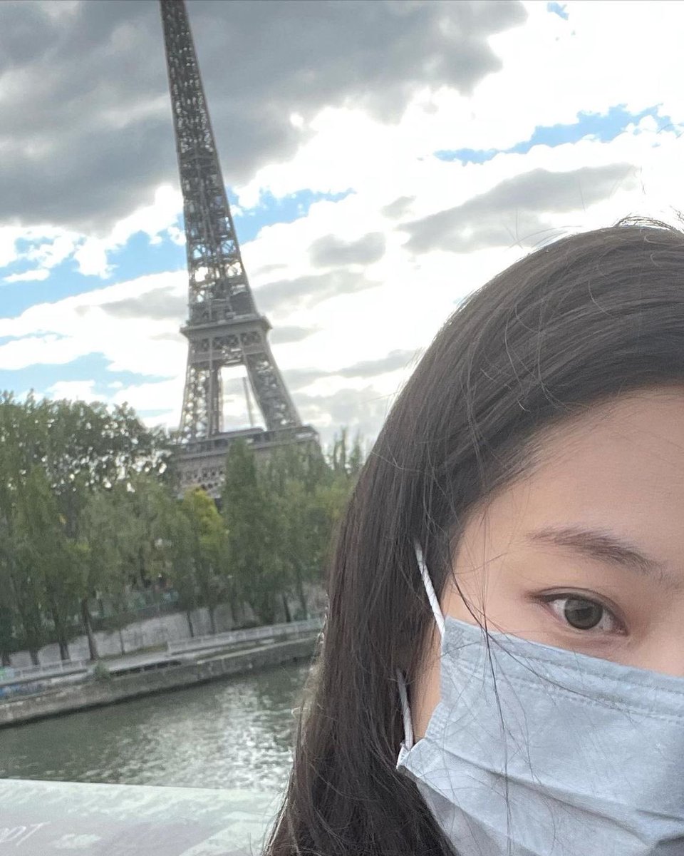 JennieLATAM's tweet photo. Jennie updated her Instagram Account

“Never leave Paris without some Eiffel tower moment✨”

블랙핑크 제니 #제니 @BLACKPINK | JM https://t.co/s8injBBzI2