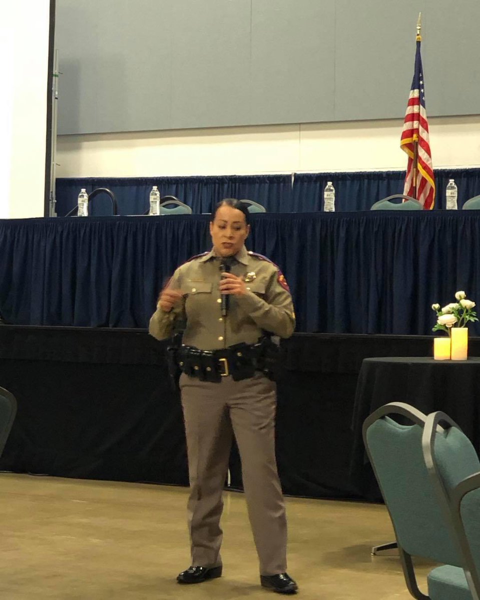 fbcrimestoppers's tweet photo. Sgt. Montalvo with Texas Highway Patrol speaks on Driving Safety. Her presentation covered crash contributions such as speeding, impaired driving, and distractions.
Be safe while driving and don’t text and drive…your family matters more than the text message. @TxDPS @TxDPSSouth https://t.co/RTTz8GRgXq