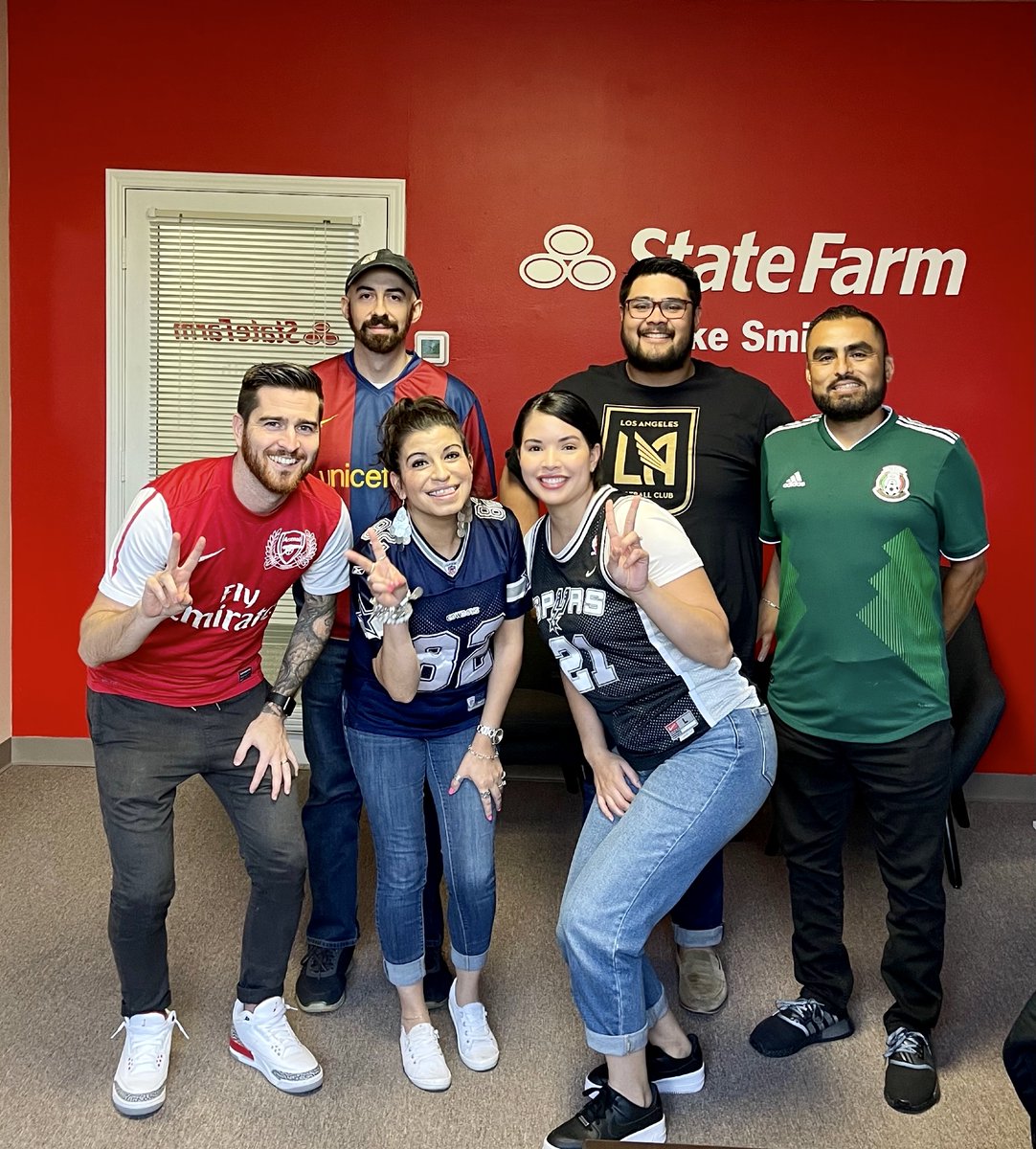 We are all excited about sport season! Who's your favorite team?

#GoodNeightbor #BlakeFromStateFarm #Insurance #InsuranceAgent #Agent #StateFarm