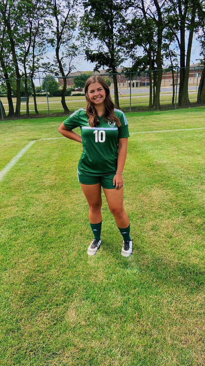 DonitaThomas's tweet photo. It’s Senior Night!! Can’t wait to honor this amazing girl tonight ❤️⚽️❤️ https://t.co/JGILDQG95A