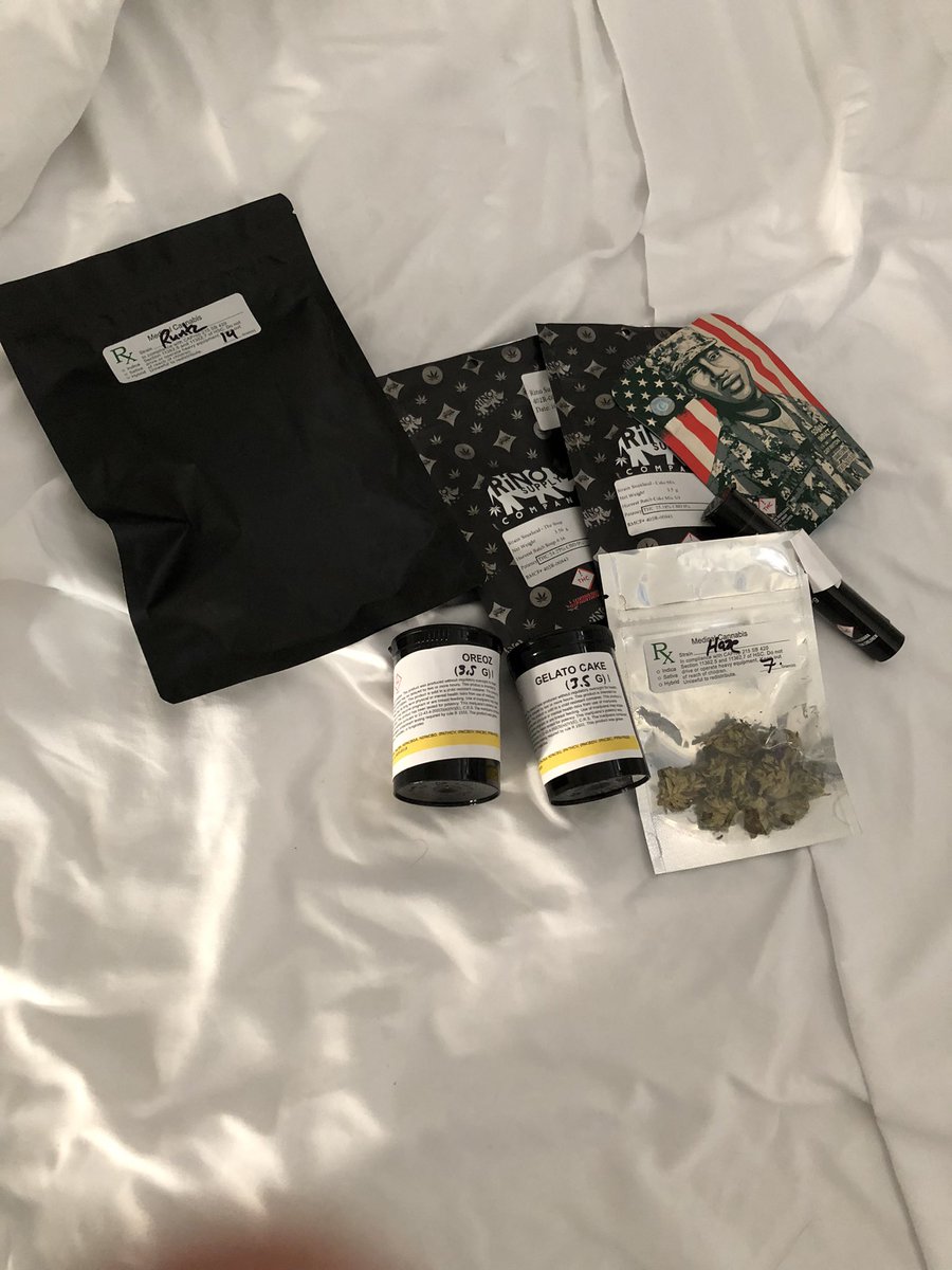 Naups2's tweet photo. Denver shit #tourlife #lwgyktour #naups #weoutside https://t.co/z1Ae4PTk5R