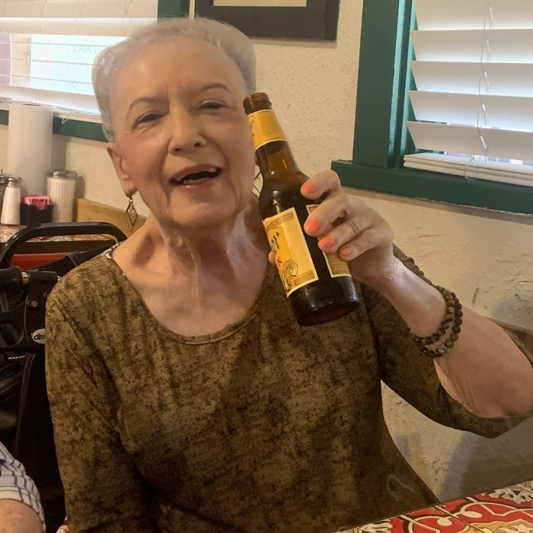 HomeInwood's tweet photo. We always have a blast with the lunch bunch!😃

#HarvestHomeAndInwoodCrossing #Tomball #AssistedLivingFacility #AssistedLiving #MemoryCare #AlzheimersCare #DementiaCare #SeniorLiving https://t.co/GxMiJcDpgS