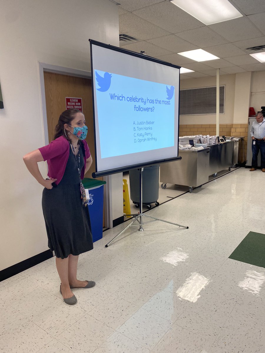 MrsLanghorne's tweet image. Thanks to @MountainViewHi2 for learning about and playing with Twitter at our Tweet and Eat. Let’s keep amplifying the great things here #WeDoAtMountainView #ACC17 @MsMEErtel