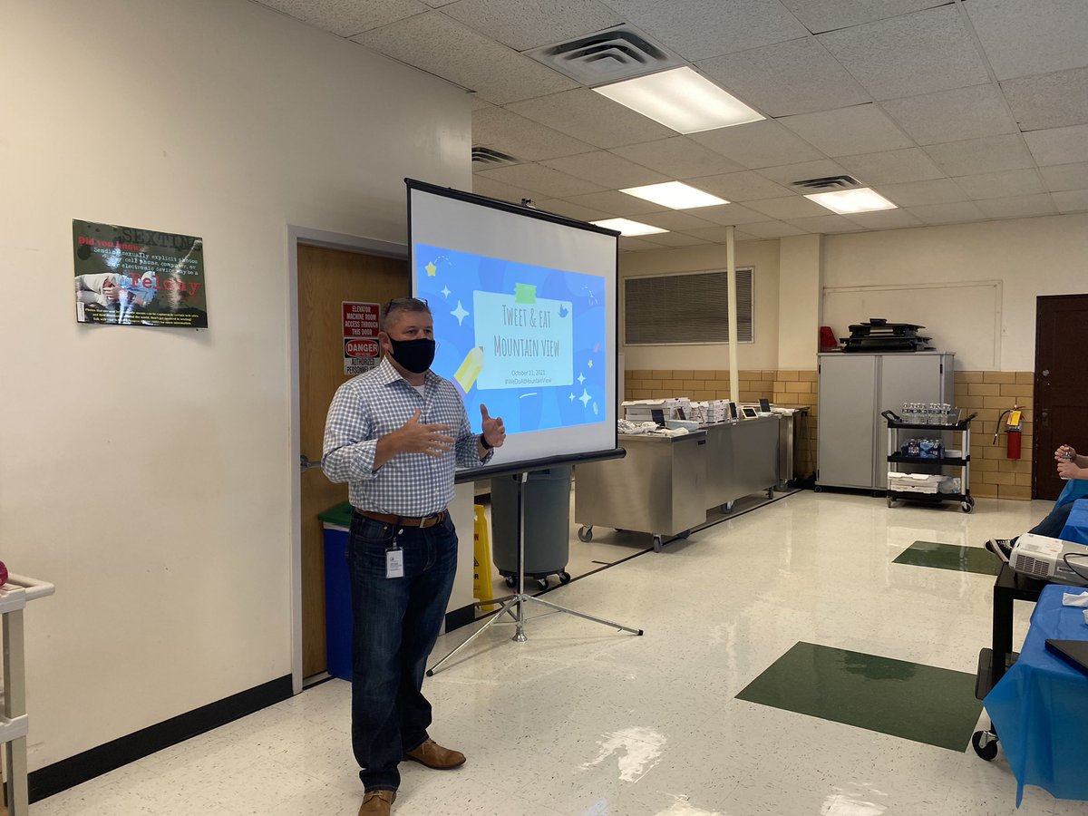 MrsLanghorne's tweet image. Thanks to @MountainViewHi2 for learning about and playing with Twitter at our Tweet and Eat. Let’s keep amplifying the great things here #WeDoAtMountainView #ACC17 @MsMEErtel