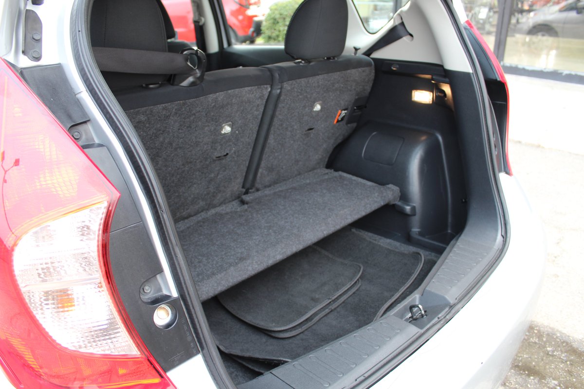 empiremotorsmon's tweet image. 2️⃣0️⃣1️⃣6️⃣ Nissan Versa Note SV
◾Cruise control 
◾Back up Camera 
◾Bluetooth 
◾No Accidents
◾Clean Title
It is ready for the rides to school 🎒, work 👔, and is also ready to go with you on that road trip with your besties. 💅🧭🗺
#Nissan #NissanVersa  #nissanversanote