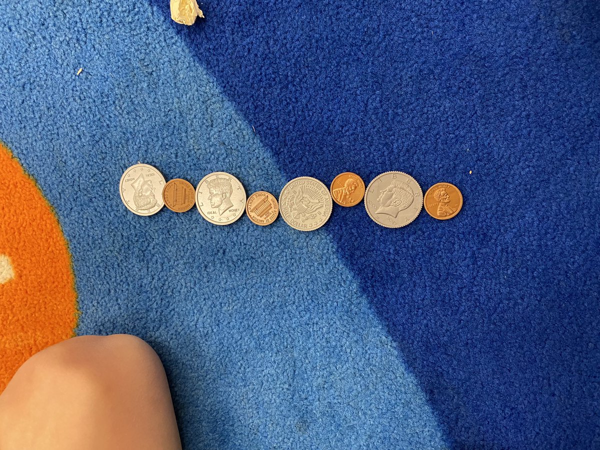 Kellyarmfelt's tweet photo. Using a variety of math tools to make ABAB and ABCABC patterns. I’m always amazed at the way these young mathematicians think! https://t.co/veWXNHlQAx