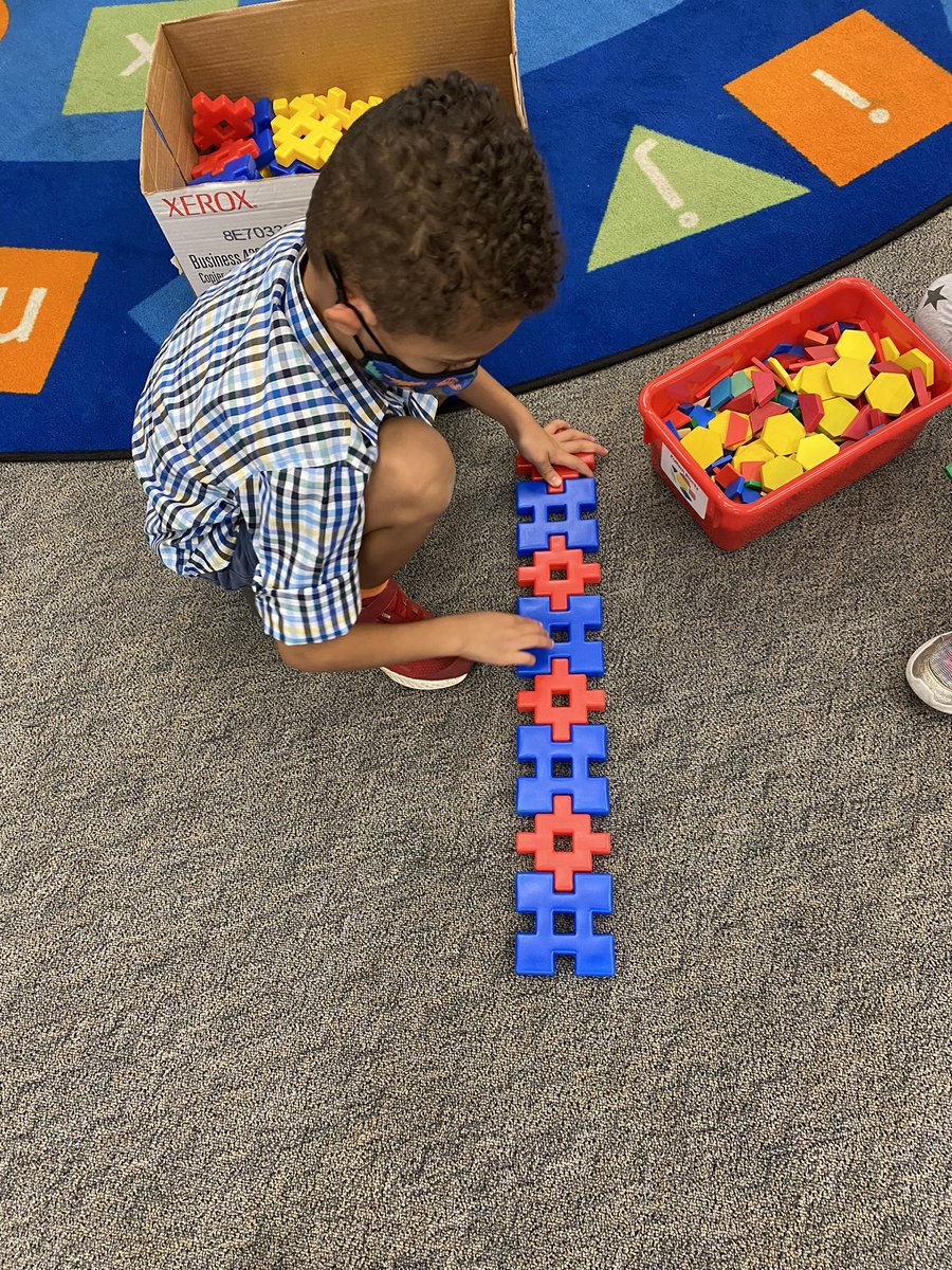 Kellyarmfelt's tweet photo. Using a variety of math tools to make ABAB and ABCABC patterns. I’m always amazed at the way these young mathematicians think! https://t.co/veWXNHlQAx