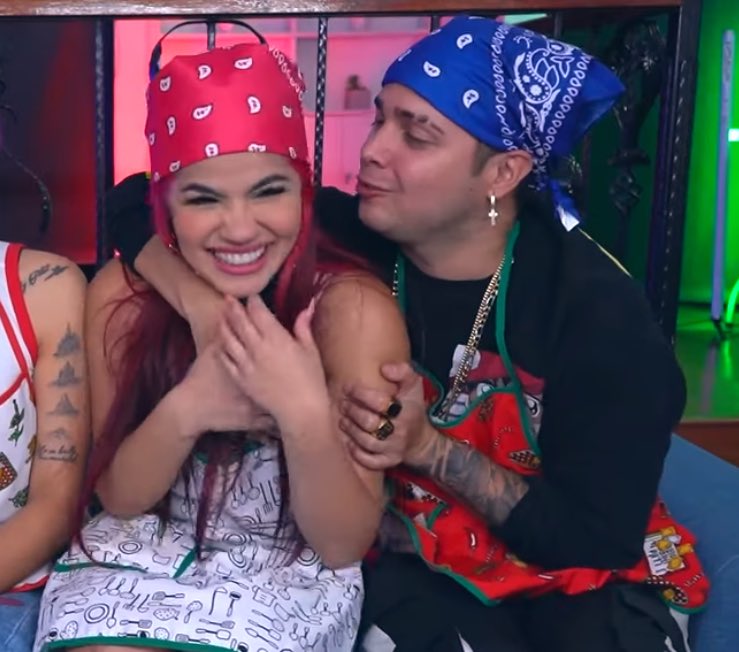 gms_aventureras's tweet photo. Nos da tanta alegría verlos así de felices! Se merecen todo lo bonito que hay en el mundo🥺✨ https://t.co/XDFdLWmaOC