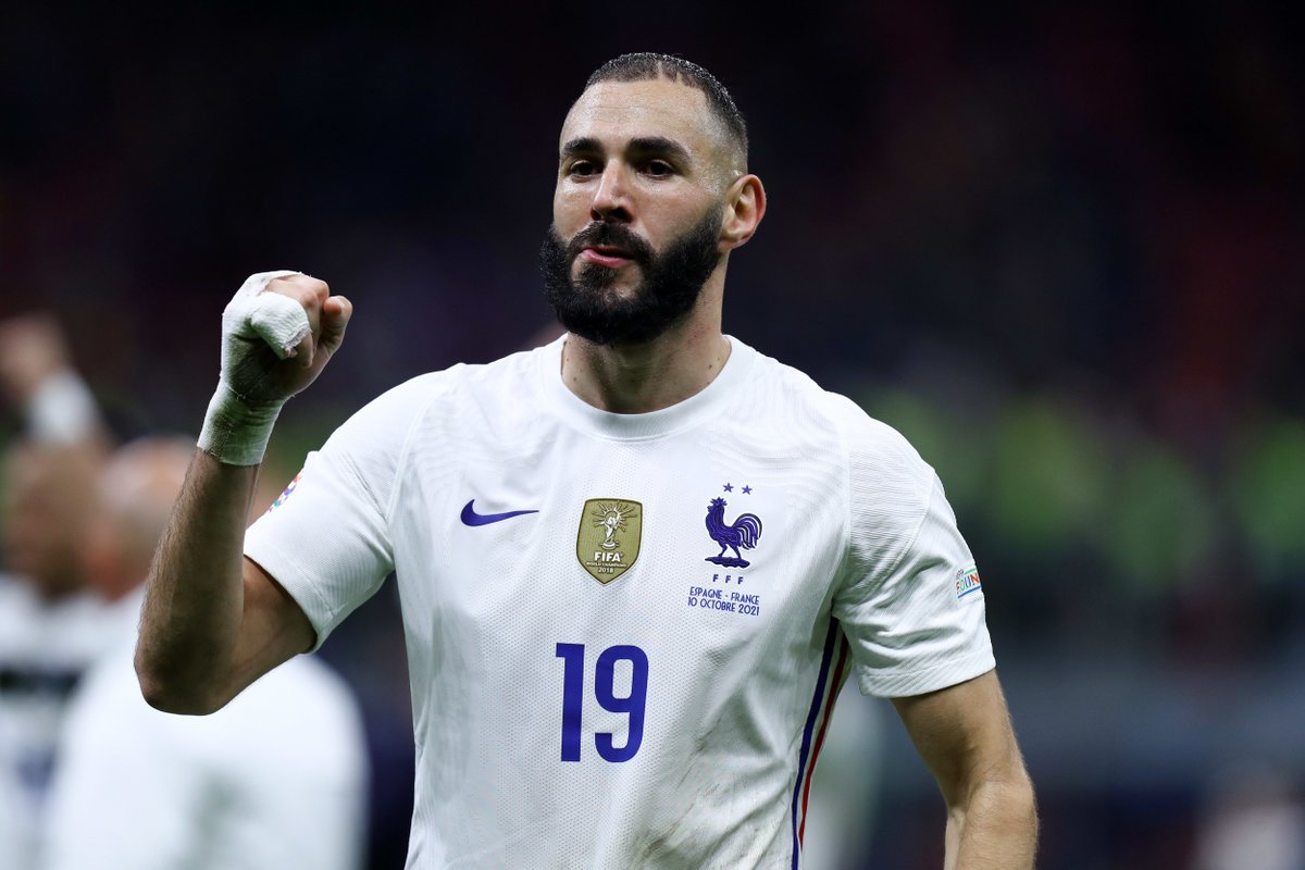 ActuFoot_'s tweet photo. L'année 2021 de Karim Benzema est exceptionnelle :

⚽️ 34 buts     🎯 13 passes d.

KB9 est impliqué dans 47 buts en 48 matches. 🥵 https://t.co/6XMPuhz8zY