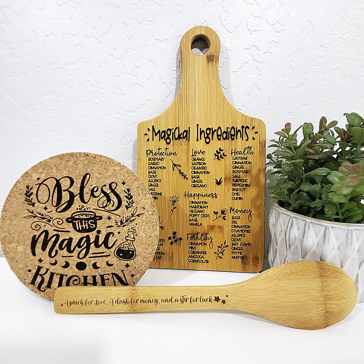 LesWalkerArt's tweet photo. Add a little sprinkle of magic to your kitchen witchery with this fun kitchen gift set. Perfect hostess gift for that special person who can always whip up something delightful! https://t.co/OQRxEiQWev