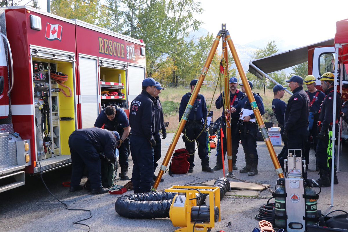 trailfire941's tweet image. Trail Firefighters Local 941 just spent two days doing rope rescue training and confined space training scenarios. Members trained on repelling,patient pickoffs,steep embankment rescue and confined space rescues. These are just two of the technical rescue services we provide.